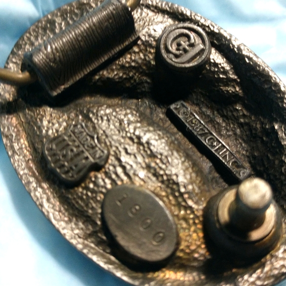 🦈🐬Fishing Large Mouth Bass Jumping Belt Buckle Pewter & Enamel 1987 Vintage - Picture 9 of 16